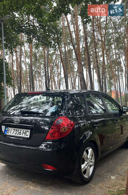 Хэтчбек Kia Ceed 2008 в 