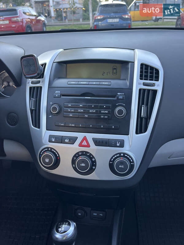 Хетчбек Kia Ceed 2008 в Софіївській Борщагівці