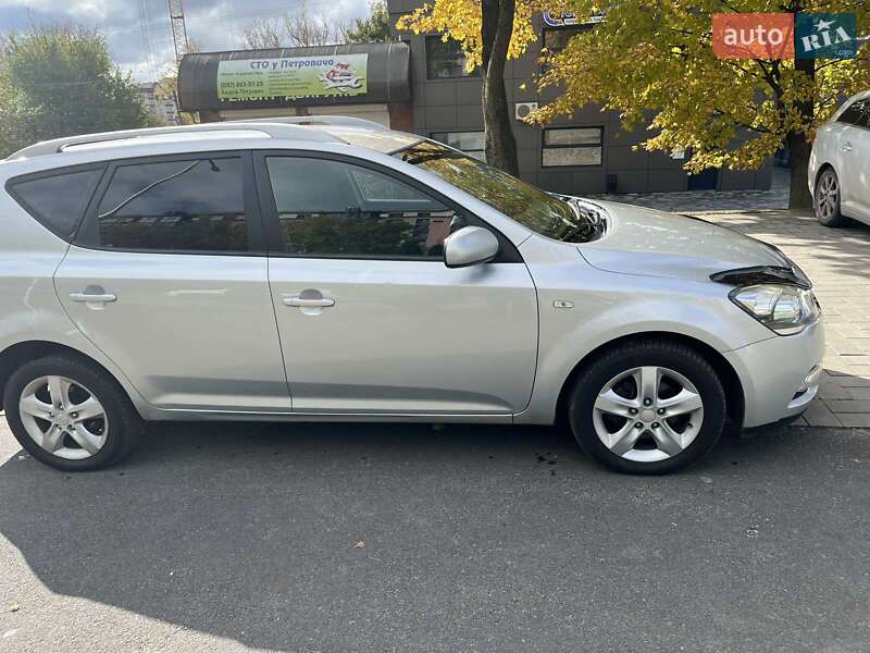 Универсал Kia Ceed 2010 в Красилове