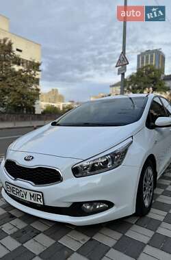 Хэтчбек Kia Ceed 2013 в Киеве