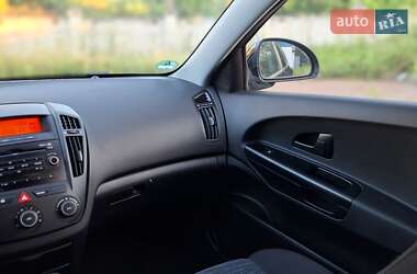Хэтчбек Kia Ceed 2008 в 