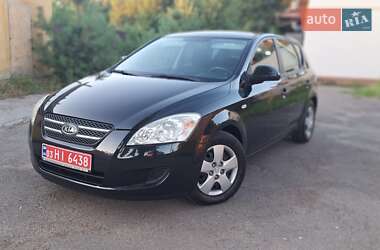 Хэтчбек Kia Ceed 2008 в 