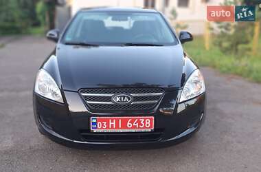 Хэтчбек Kia Ceed 2008 в 