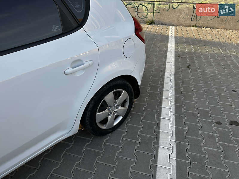 Хэтчбек Kia Ceed 2011 в Тернополе