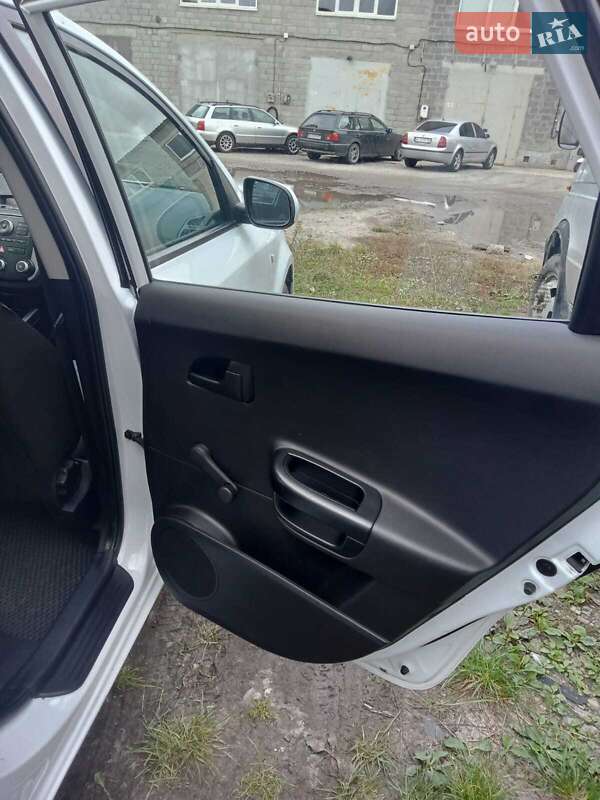 Універсал Kia Ceed 2010 в Ставищі