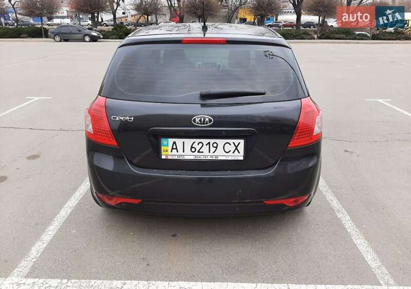 Хетчбек Kia Ceed 2011 в Києві фото 4 Хетчбек Kia Ceed 2011 в Києві