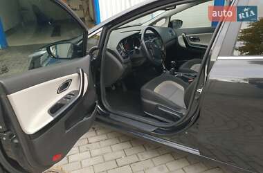 Хэтчбек Kia Ceed 2016 в 