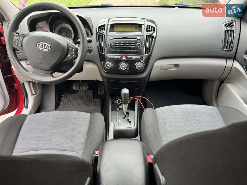 Хэтчбек Kia Ceed 2008 в Киеве