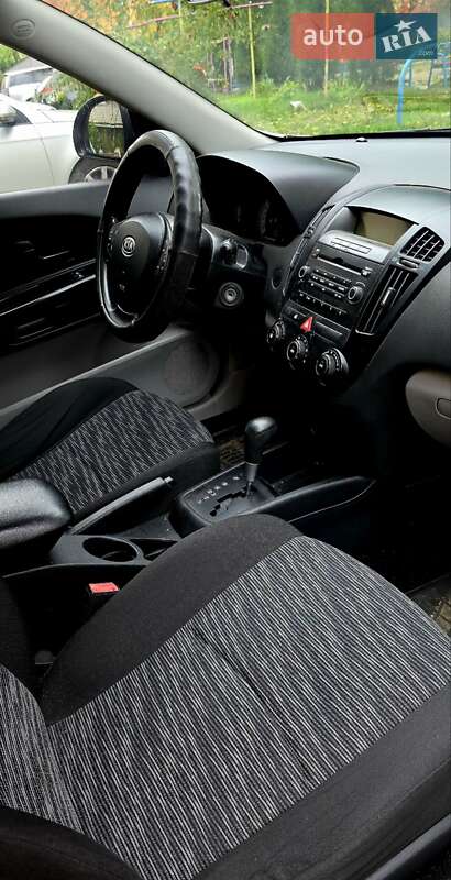 Хэтчбек Kia Ceed 2008 в Кременчуге