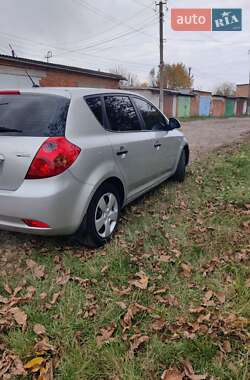 Хетчбек Kia Ceed 2008 в  фото 10 Хетчбек Kia Ceed 2008 в
