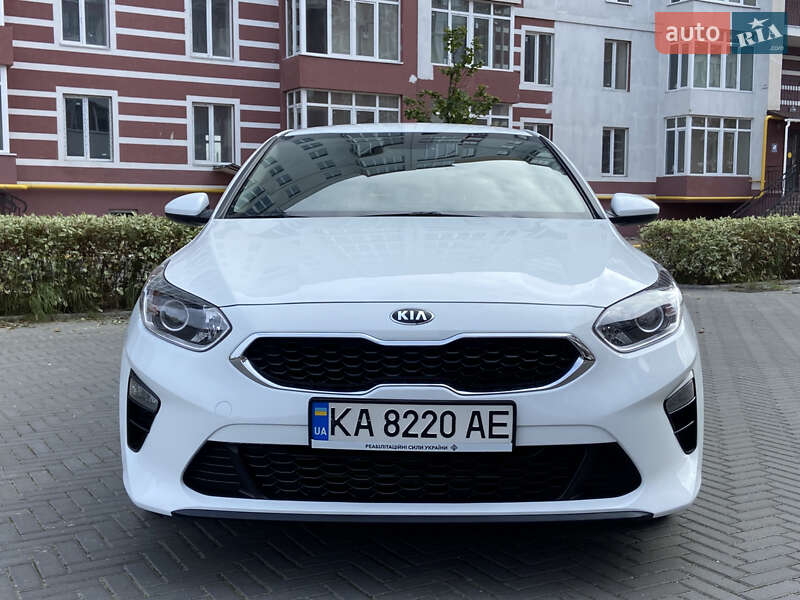 Хетчбек Kia Ceed 2019 в Києві фото 16 Хетчбек Kia Ceed 2019 в Києві