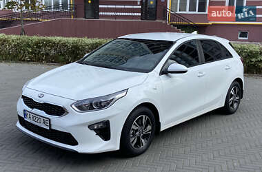 Хэтчбек Kia Ceed 2019 в 
