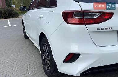 Хэтчбек Kia Ceed 2019 в 