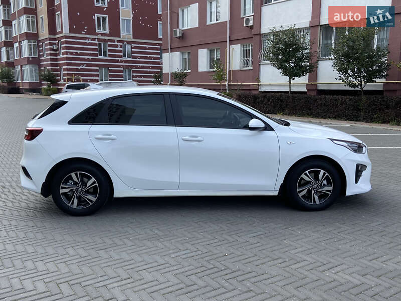 Хетчбек Kia Ceed 2019 в Києві фото 28 Хетчбек Kia Ceed 2019 в Києві