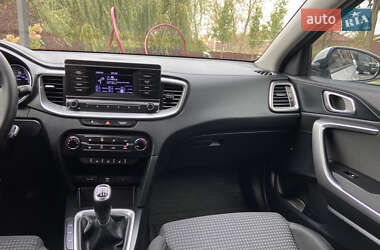 Хэтчбек Kia Ceed 2019 в 