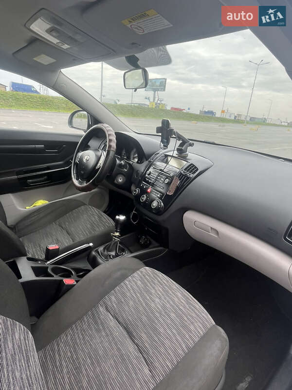 Хэтчбек Kia Ceed 2008 в Львове фото 8 Хэтчбек Kia Ceed 2008 в Львове