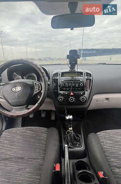 Хэтчбек Kia Ceed 2008 в 