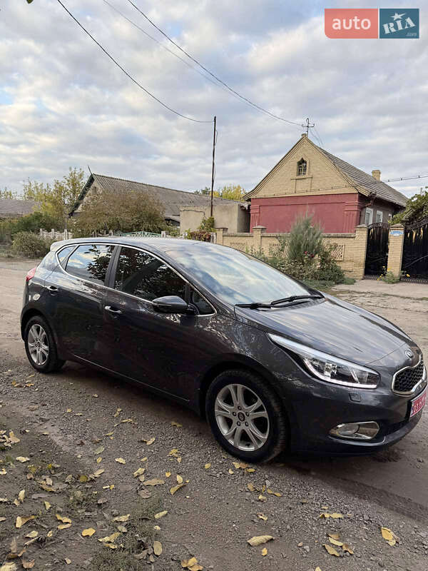 Хэтчбек Kia Ceed 2012 в Белгороде-Днестровском фото 6 Хэтчбек Kia Ceed 2012 в Белгороде-Днестровском