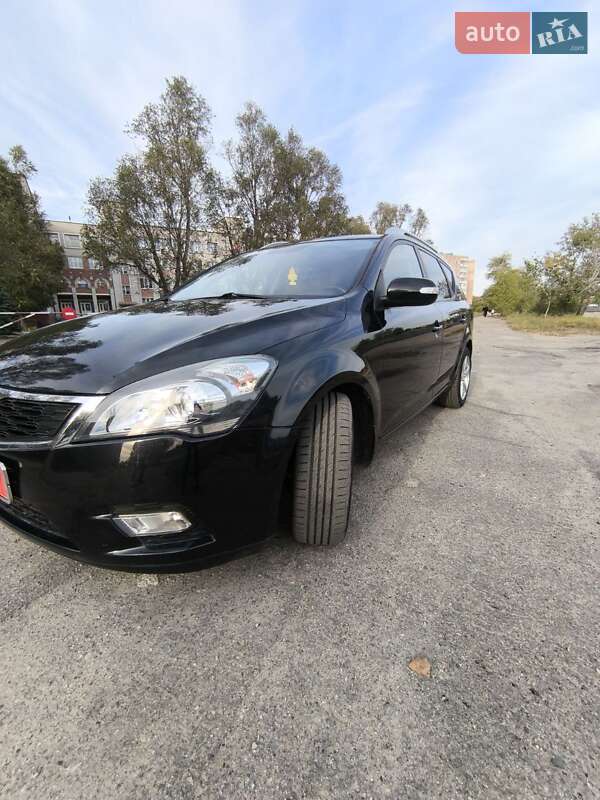 Універсал Kia Ceed 2012 в Запоріжжі