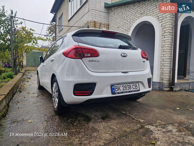 Хетчбек Kia Ceed 2017 в Вараші фото 2 Хетчбек Kia Ceed 2017 в Вараші