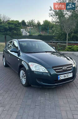 Хэтчбек Kia Ceed 2009 в Луцке
