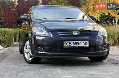 Хэтчбек Kia Ceed 2008 в 