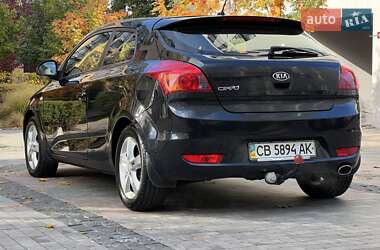 Хэтчбек Kia Ceed 2008 в 