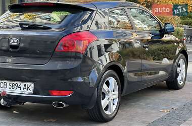 Хэтчбек Kia Ceed 2008 в 