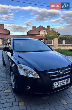 Хэтчбек Kia Ceed 2007 в Ужгороде