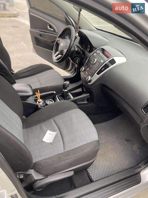 Універсал Kia Ceed 2010 в Києві фото 19 Універсал Kia Ceed 2010 в Києві