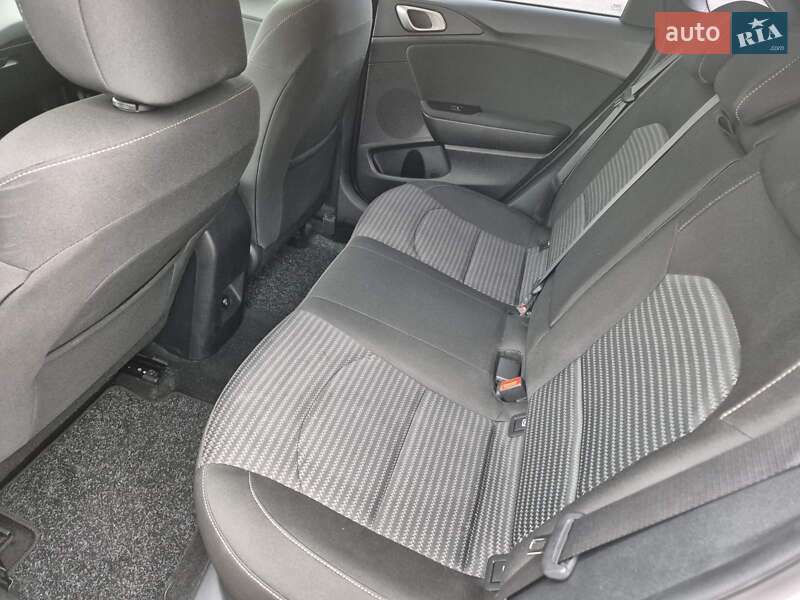 Хетчбек Kia Ceed 2023 в Києві фото 15 Хетчбек Kia Ceed 2023 в Києві
