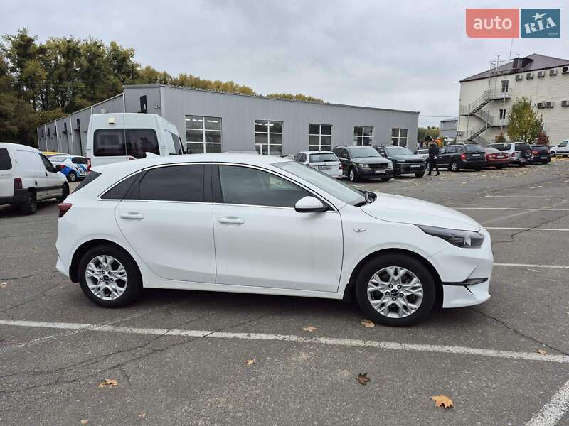Хетчбек Kia Ceed 2023 в Києві фото 3 Хетчбек Kia Ceed 2023 в Києві