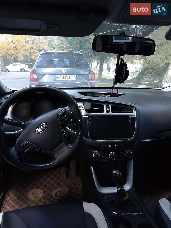 Хетчбек Kia Ceed 2012 в Винниках фото 3 Хетчбек Kia Ceed 2012 в Винниках