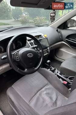 Хетчбек Kia Ceed 2007 в  фото 2 Хетчбек Kia Ceed 2007 в