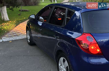 Хетчбек Kia Ceed 2008 в 