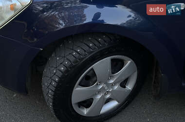 Хетчбек Kia Ceed 2008 в 