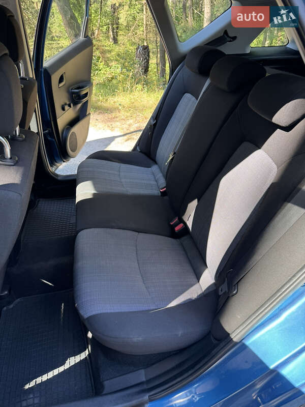 Універсал Kia Ceed 2012 в Острозі