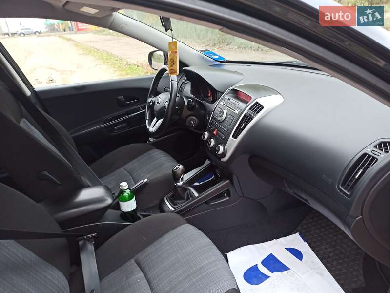 Універсал Kia Ceed 2010 в Вознесенську фото 16 Універсал Kia Ceed 2010 в Вознесенську