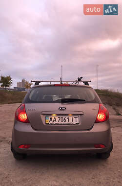 Хетчбек Kia Ceed 2008 в 