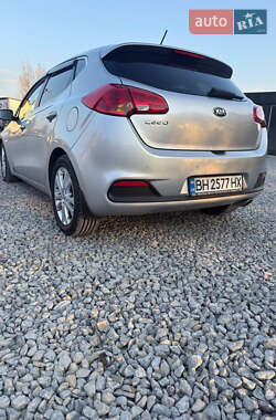 Хетчбек Kia Ceed 2013 в  фото 8 Хетчбек Kia Ceed 2013 в