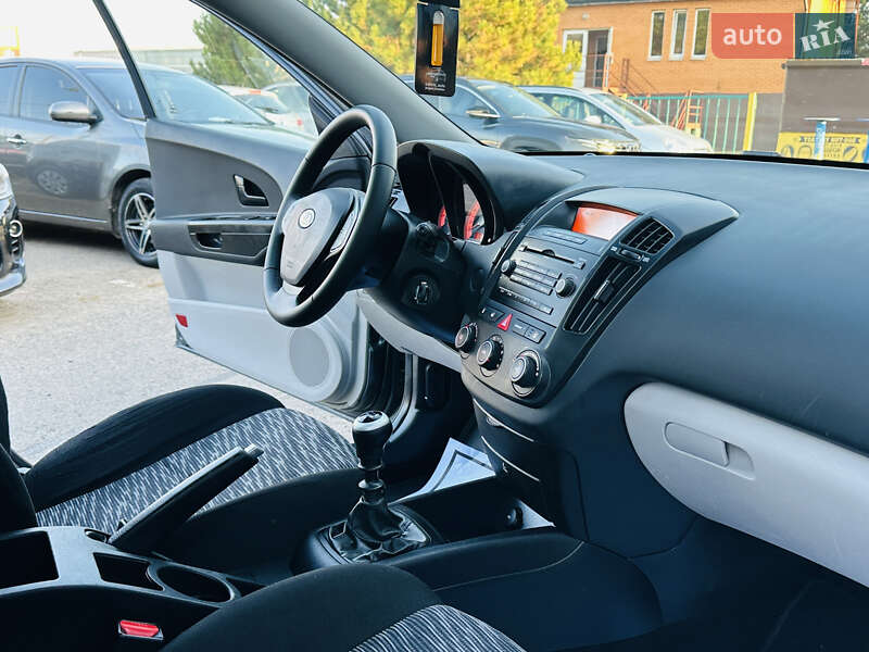 Универсал Kia Ceed 2009 в Харькове фото 33 Универсал Kia Ceed 2009 в Харькове