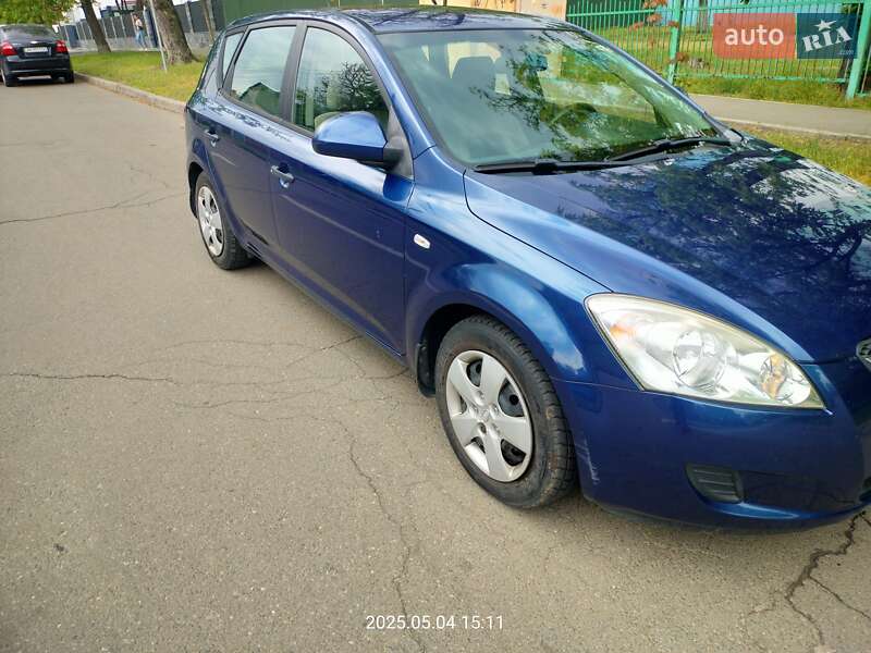 Хетчбек Kia Ceed 2008 в Києві фото 4 Хетчбек Kia Ceed 2008 в Києві