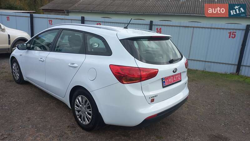 Универсал Kia Ceed 2015 в Сокале
