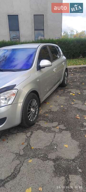 Хэтчбек Kia Ceed 2008 в Днепре фото 2 Хэтчбек Kia Ceed 2008 в Днепре