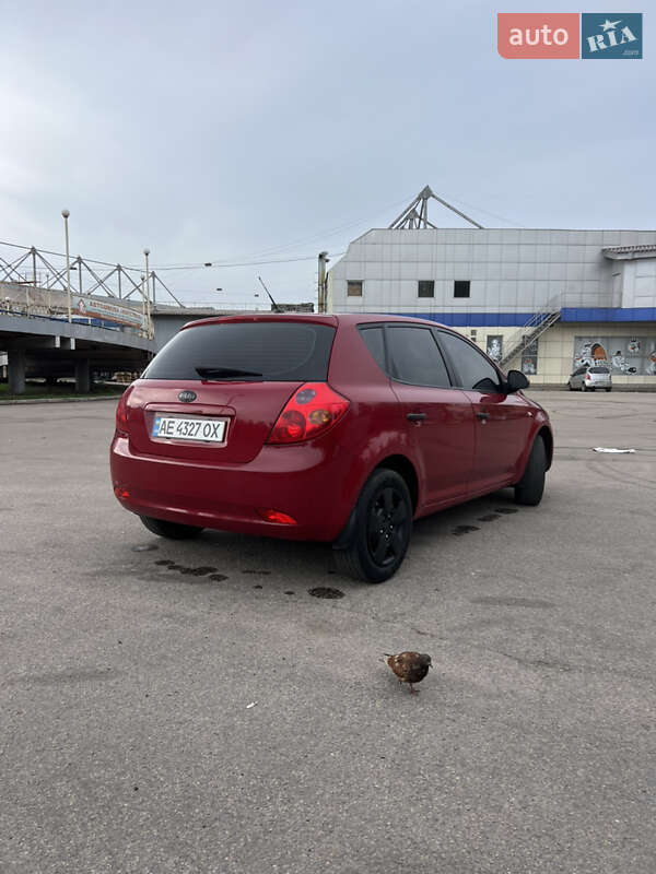 Хетчбек Kia Ceed 2008 в Кривому Розі фото 6 Хетчбек Kia Ceed 2008 в Кривому Розі