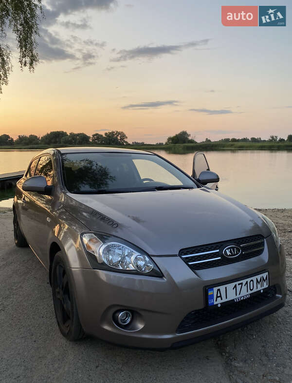 Хэтчбек Kia Ceed 2008 в Киеве фото 12 Хэтчбек Kia Ceed 2008 в Киеве