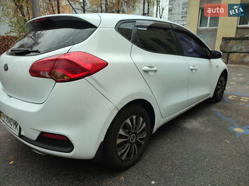 Хетчбек Kia Ceed 2012 в Києві фото 2 Хетчбек Kia Ceed 2012 в Києві