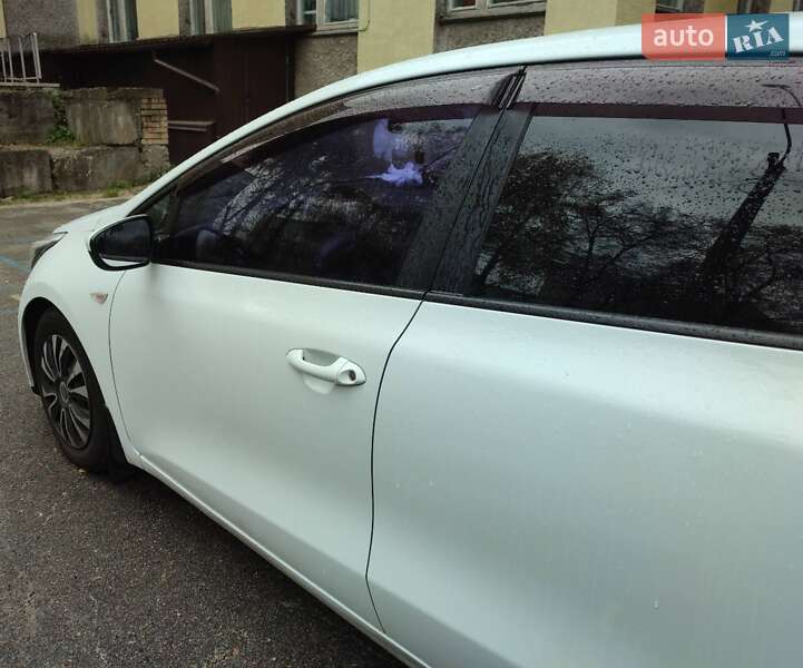 Хетчбек Kia Ceed 2012 в Києві фото 9 Хетчбек Kia Ceed 2012 в Києві