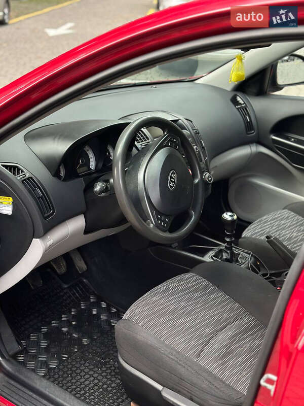 Хэтчбек Kia Ceed 2009 в Ивано-Франковске фото 16 Хэтчбек Kia Ceed 2009 в Ивано-Франковске