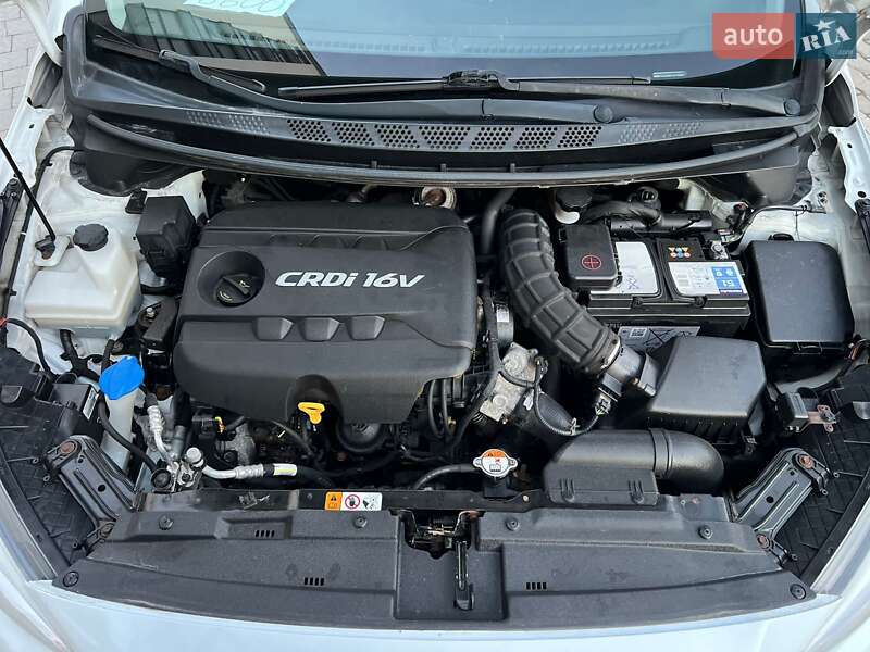 Универсал Kia Ceed 2015 в Сокале